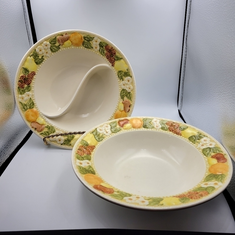 Vintage METLOX Poppytrail Vernon 9" Round Vegetable Bowl & Divided Bowl